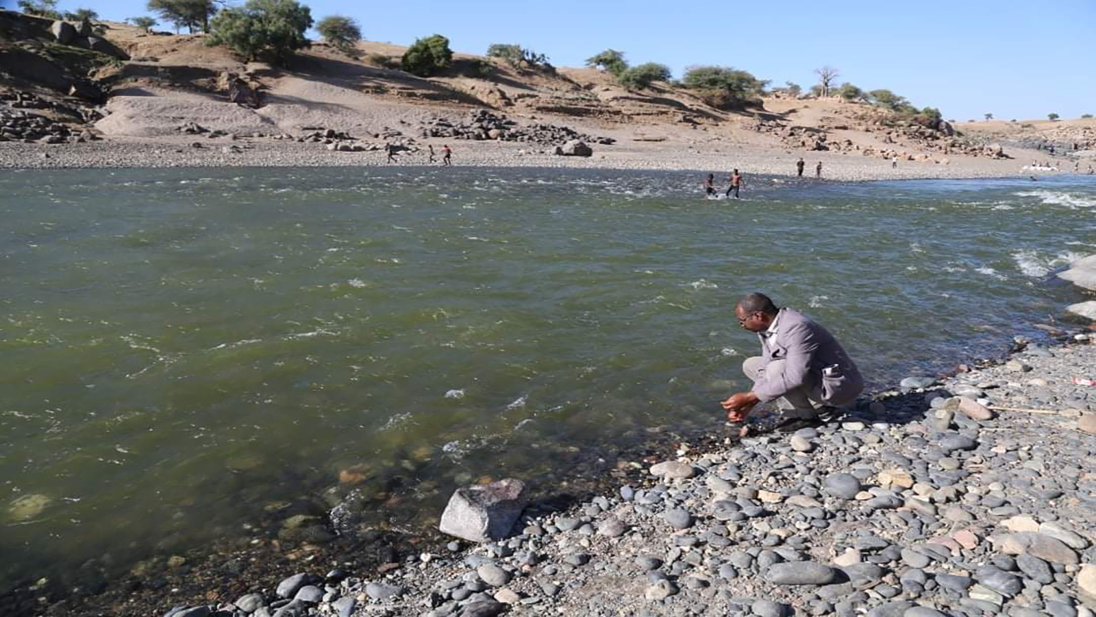 العثور على 30 جثة على ضفتي نهر بين السودان وإقليم تيغراي الإثيوبي