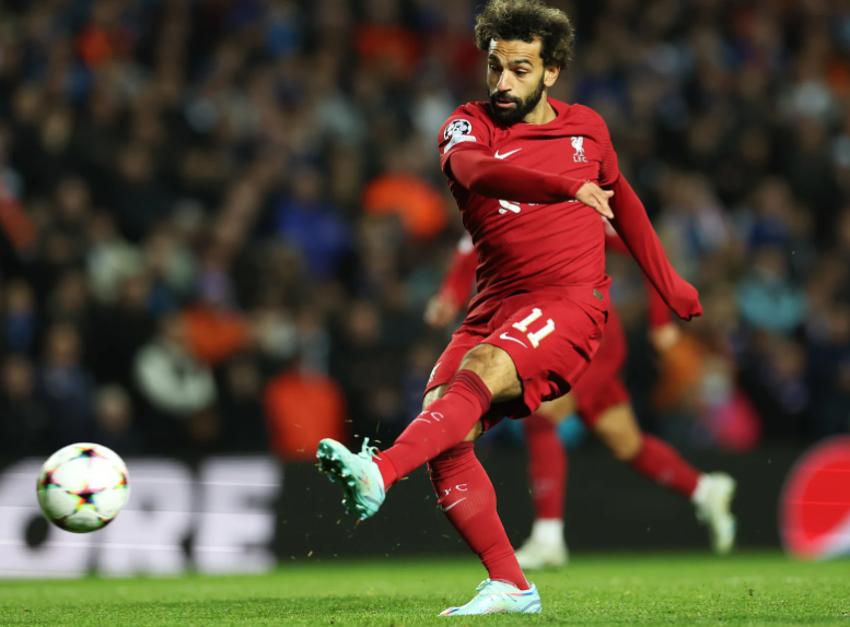 محمد صلاح يحطم أرقاما قياسية في دوري أبطال أوروبا بـ"هاتريك تاريخي"