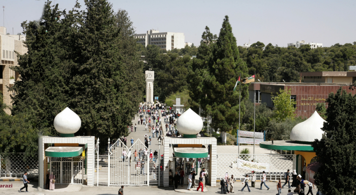 ما هو المعدل المتوقع للقبول في كلية الطب بالجامعات الرسمية؟