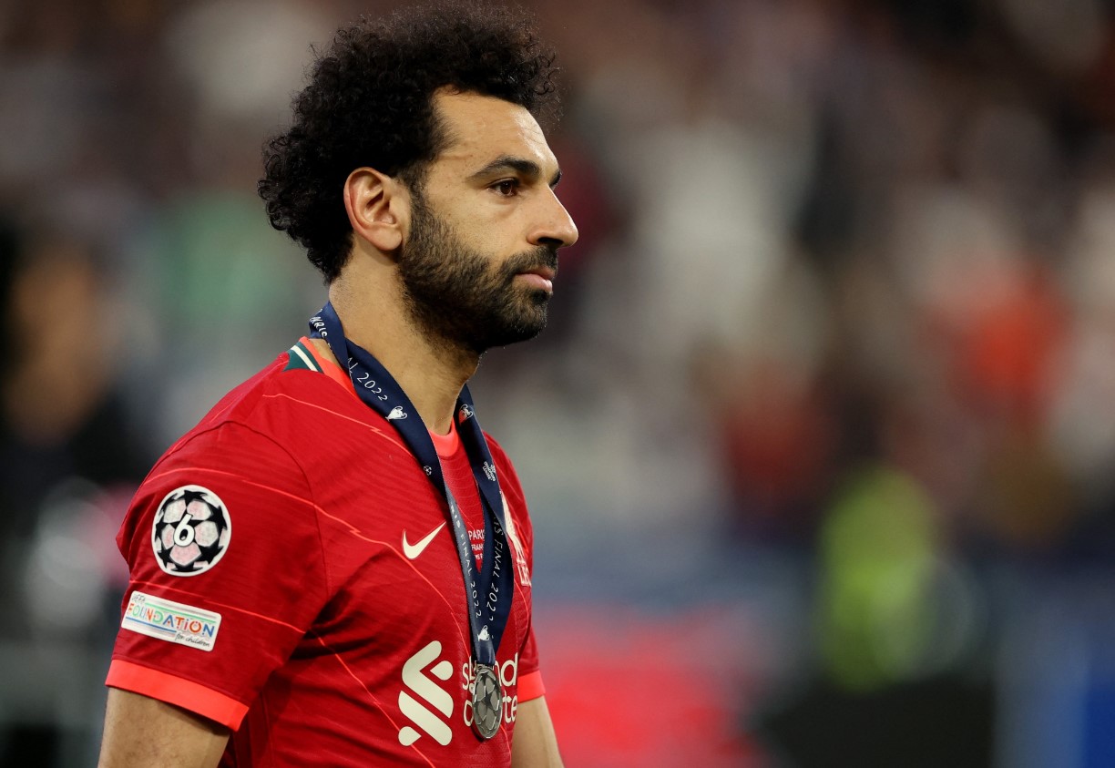 مشجعون يشعلون شوارع القاهرة بهتافات ضد محمد صلاح