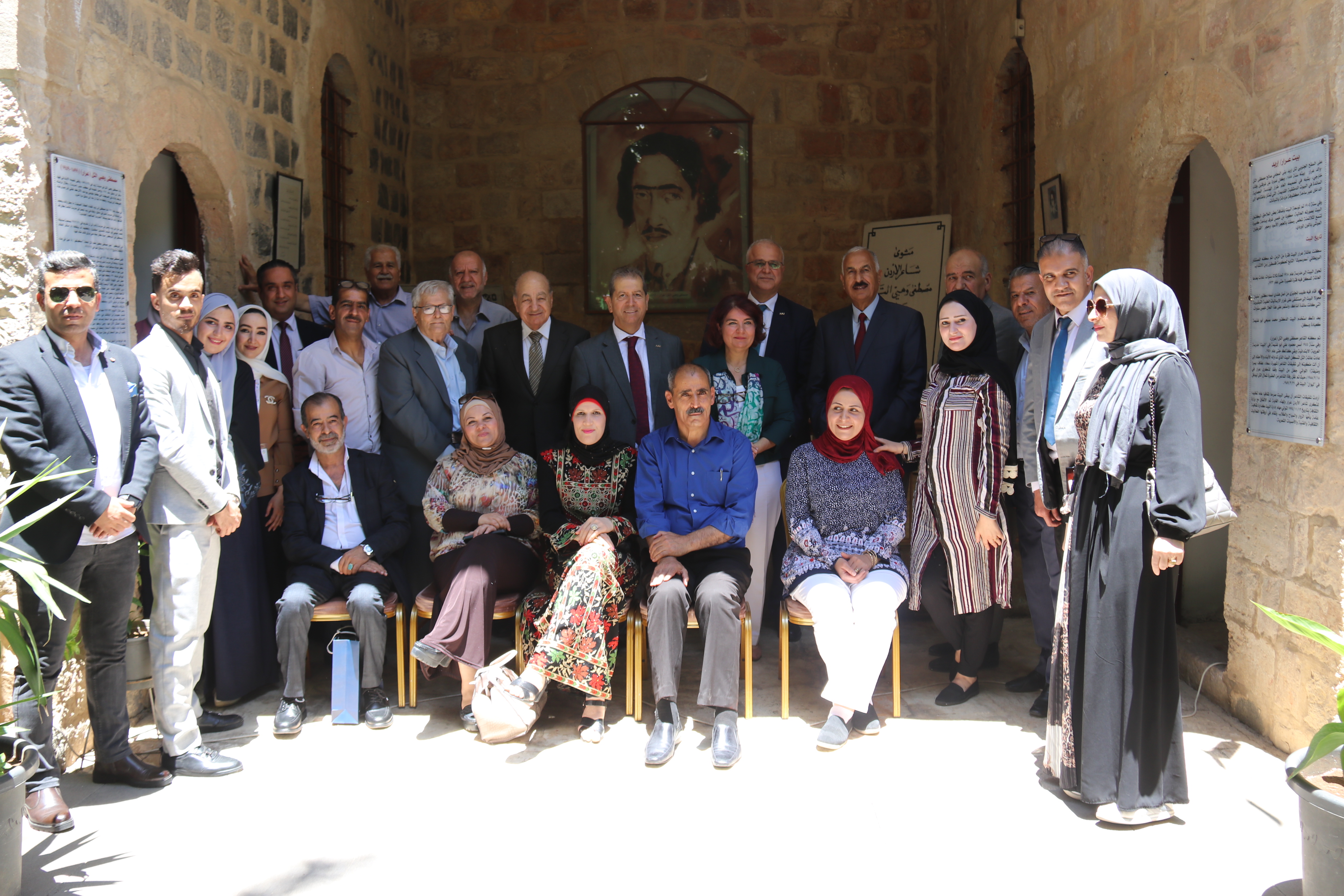 برعاية سيادة الشريفه نوفه بنت ناصر"عمان العربية" ومنتدى عرار ينظمان ندوة " عرار الإنسان الشاعر "