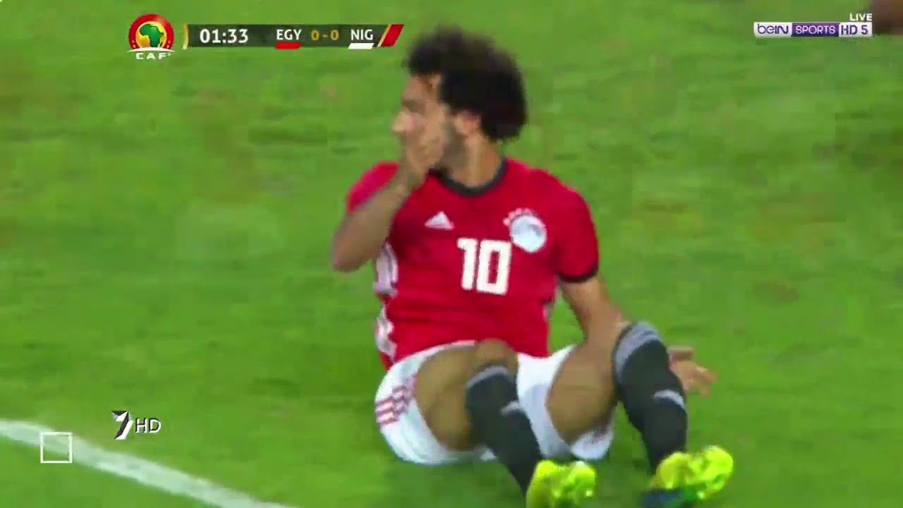 بالفيديو ..  شاهد محمد صلاح يهدر ركلتي جزاء!