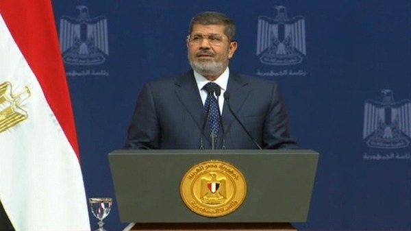 مرسي ينتقد رموز المعارضة والقضاة ويطالب بالتحقيق معهم