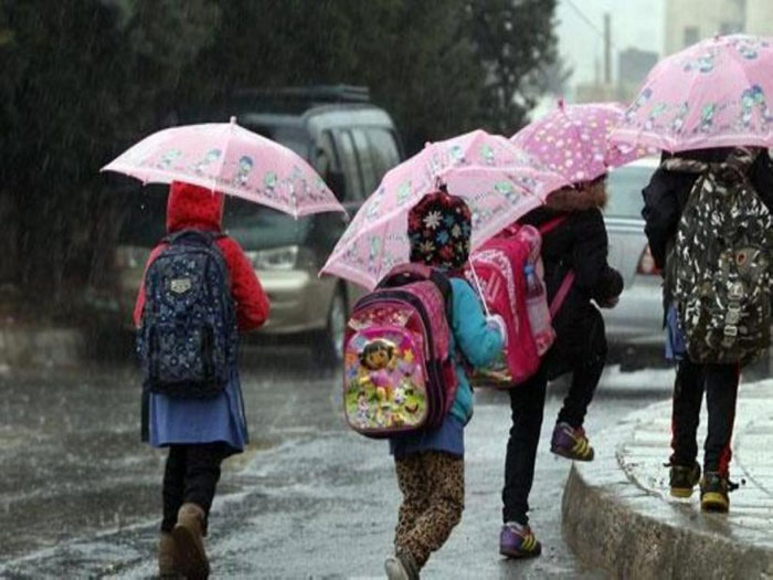 تعليق الدوام المسائي للطلبة السوريين في مدرسة الرويشد بسبب الظروف الجوية