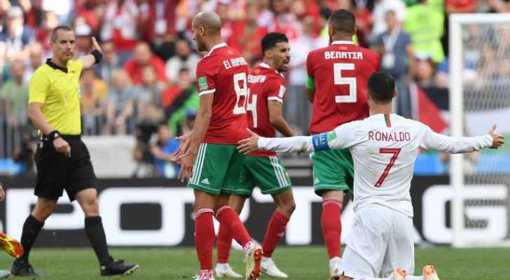 هل طلب الحكم قميص رونالدو بعد مباراة البرتغال مع المغرب؟