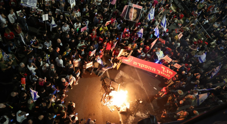 تظاهرات في تل أبيب ومحاولات اقتحام مقر نتنياهو ومطالبات بإطاحة حكومته