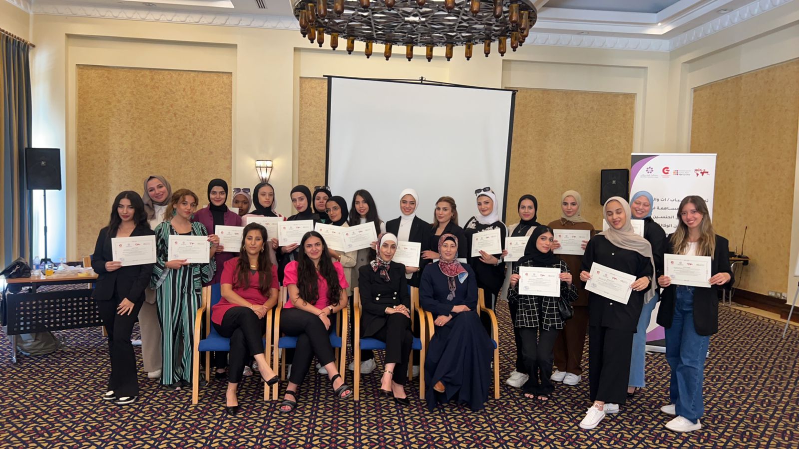 طالبات "حقوق الزرقاء' يشاركن بورشة تدريبية مع جمعية نساء عربيات