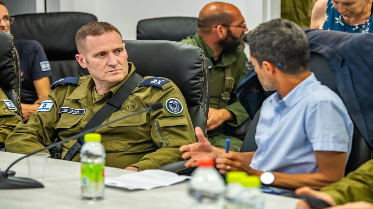 متوعدا بمفاجآت ..  قائد سلاح الجو (الإسرائيلي) من حدود لبنان: مستعدون للحرب!