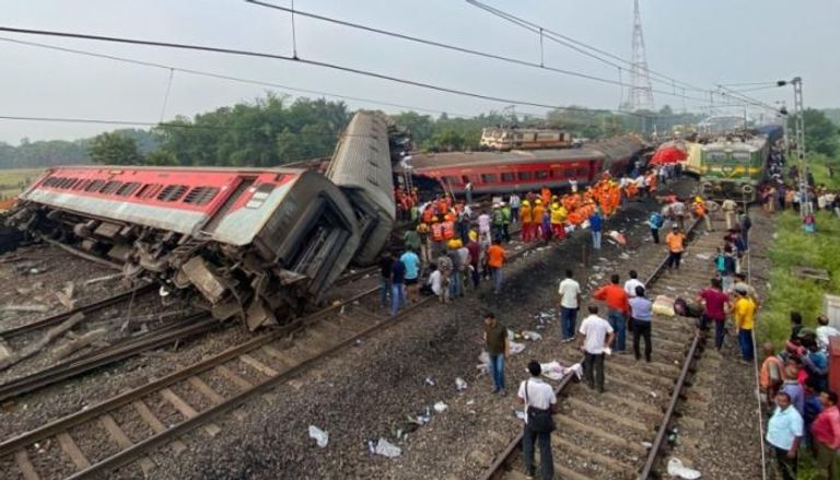 مصرع 5 أشخاص في تصادم قطارين بالهند