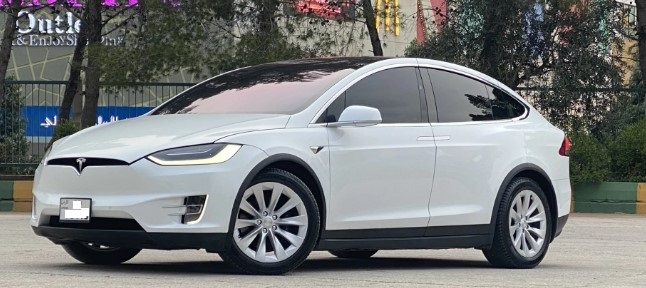 Tesla model x 2018