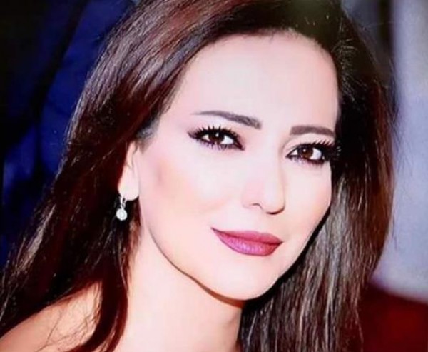 صورة من طفولة أمل عرفة تُذهل من يشاهدها والسبب؟ 