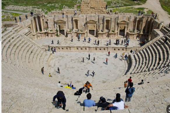 خبراء: السياحة الاردنية من أكثر القطاعات تضرراً بسبب الحرب على غزة