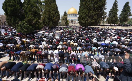 90 ألفا يؤدون الجمعة الأولى من رمضان في المسجد الأقصى