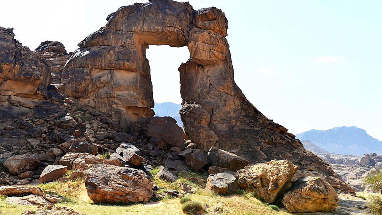 بالصور ..  جبال المسمى بحائل ..  قبلة الرحالة وهواة رصد النجوم