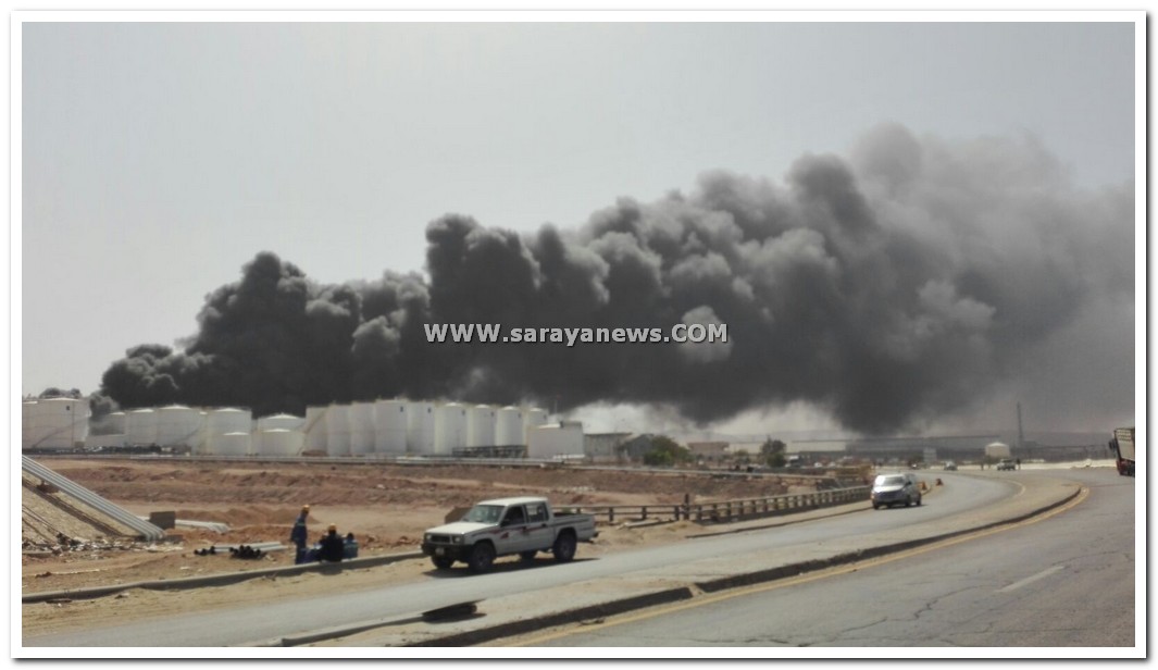 بالفيديو والصور  ..  اندلاع حريق هائل في صهريج بنزين بالعقبة قرب مصنع كيماويات  ..  والادارة توضح لـ"سرايا"