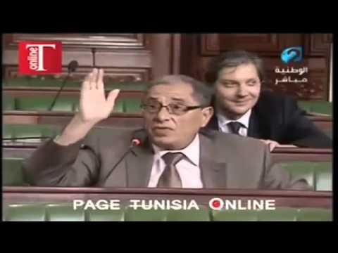 بالفيديو  ..  نائب تونسي يستقيل على الهواء دفاعاً عن الشعب