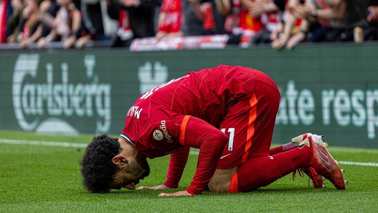 بالفيديو ..  محمد صلاح يحصل على جائزة "أفضل هدف"