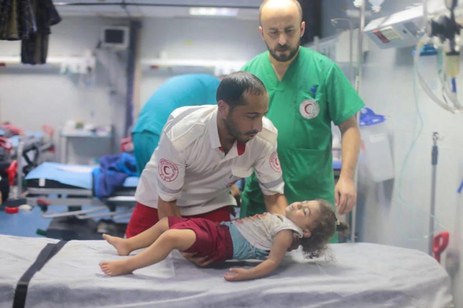 الهلال الأحمر في غزة يترقب وصول 61 شاحنة محملة بمواد طبية لشمال القطاع