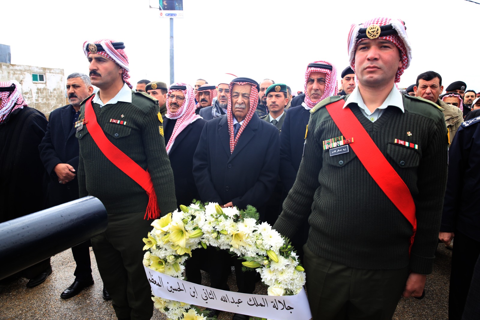 مندوبا عن الملك وولي العهد ..   العيسوي يشارك في تشييع جثمان مدير الأمن العام الأسبق عبدالرحمن العدوان