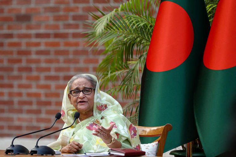 رئيسة وزراء بنجلادش تتهم المعارضة بالمسؤولية عن أعمال عنف دامية