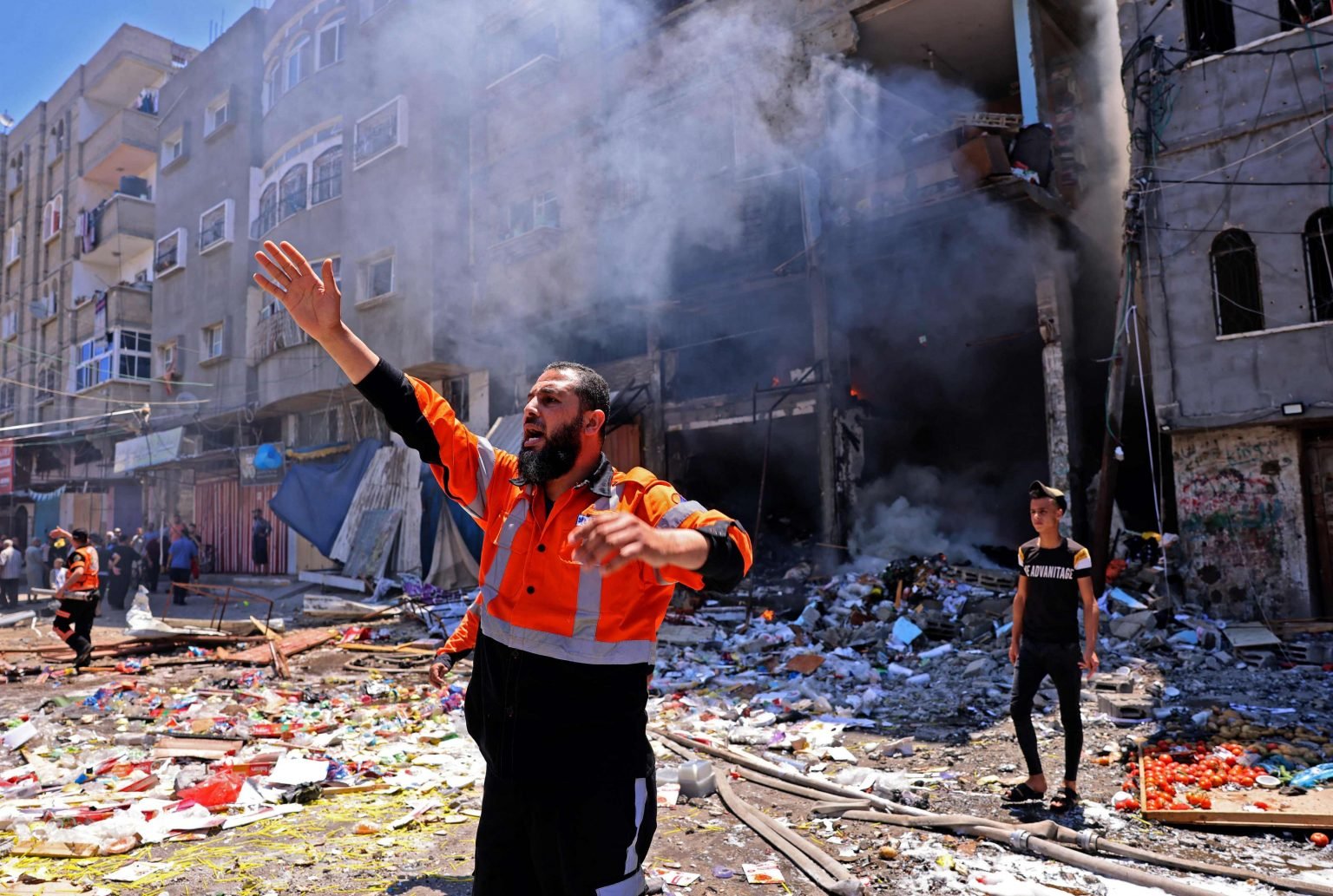 شهيدان فلسطينيان بانفجار جسم من مخلفات العدوان الإسرائيلي وسط غزة