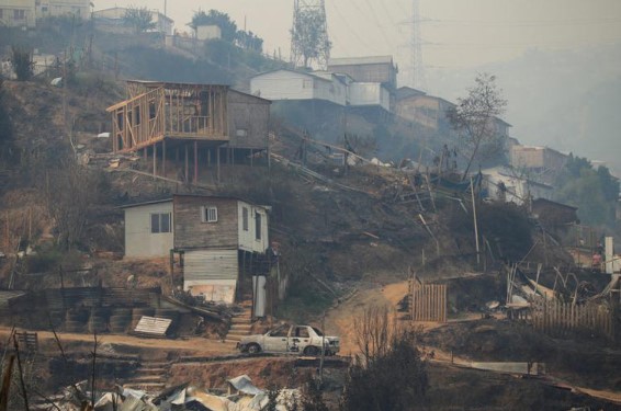اتهام رجل إطفاء ومسؤول "غابات" بإشعال حرائق في تشيلي أودت بحياة 130