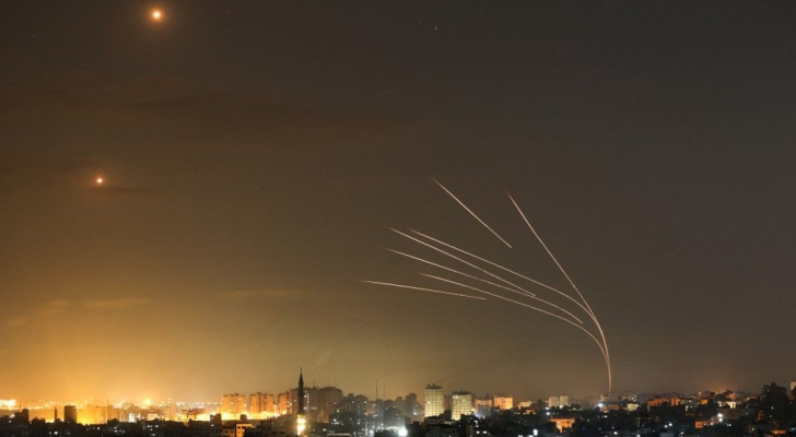 كتائب القسام: قصفنا عسقلان بدفعة صاروخية ردا على استهداف المدنيين
