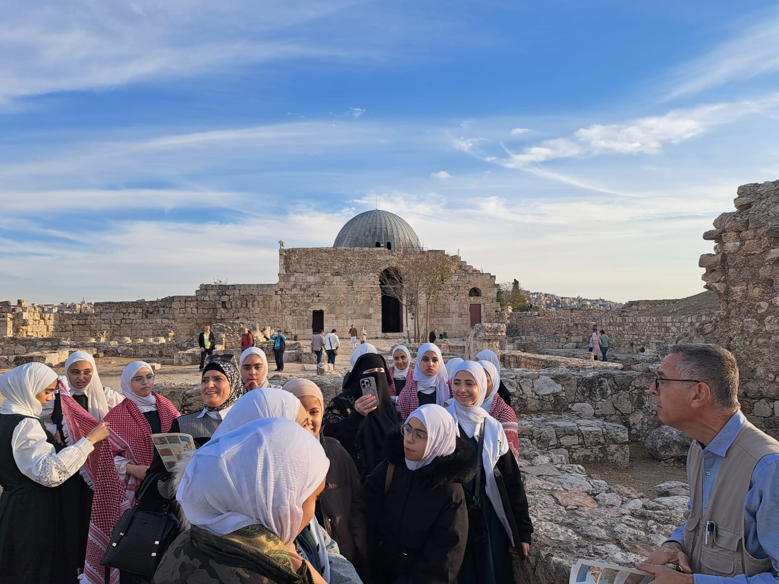 طالبات "الملك عبدالله الثاني للتميز" و "وادي موسى" ينضممن لتحدي "الشباب الآن" لتنمية الإرث الثقافي