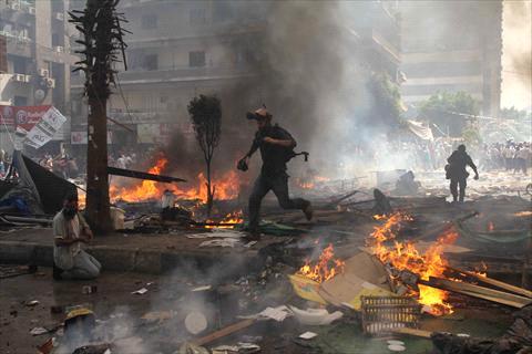 ردود الفعل تتوالى على الأحداث في مصر