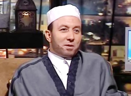 ضجة واسعة بعد دعاء الشيخ محمد جبريل على الإعلاميين والسياسيين : مرتضى منصور يهدد بوضع الحذاء في فمه  