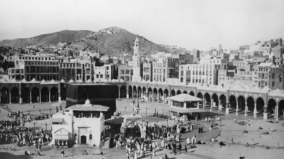 واقعة حدثت عام 1926 ..  هكذا عاقب أمير العلا رجالاً سرقوا ثياب الحجاج 