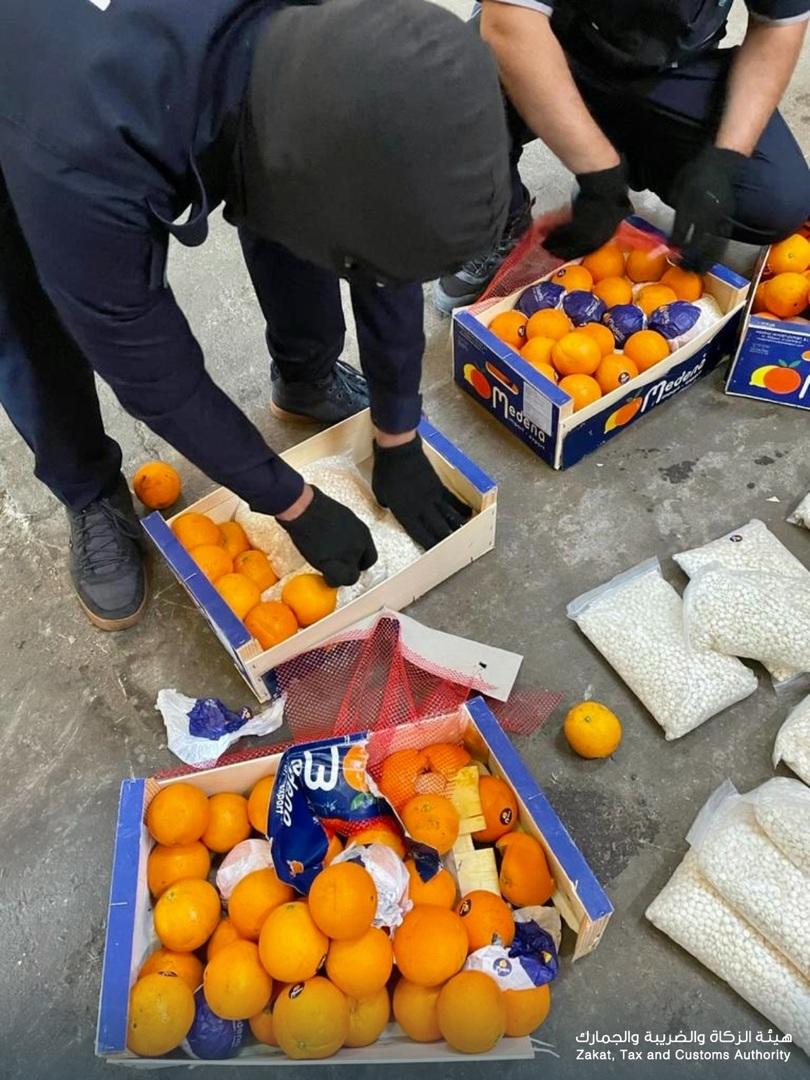 السعودية تحبط تهريب 4.5 مليون قرص كبتاغون في شحنة برتقال