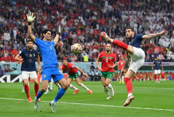 فرنسا تجتاز المغرب وتبلغ نهائي كأس العالم.