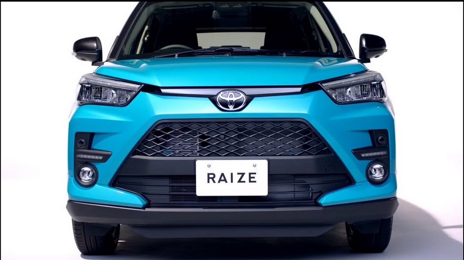 بالصور  ..  تويوتا رايز 2020 سيارة يابانية جديدة مصغرة من طراز RAV4