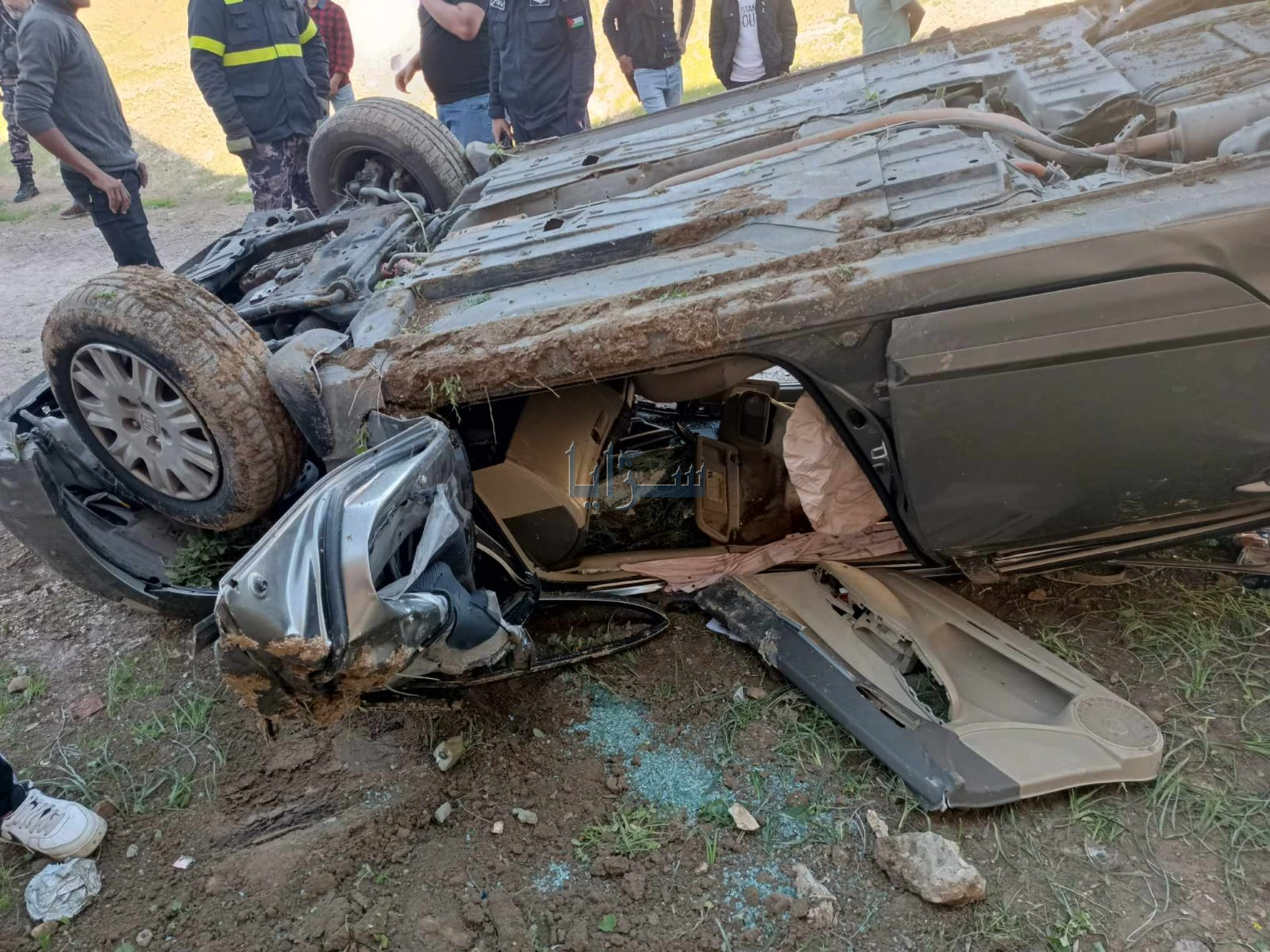 فطنة أحد مرتبات الدفاع المدني أثناء إجازته تنقذ حياة سيدة وطفل إثر حادث مروع في اربد ..  صور