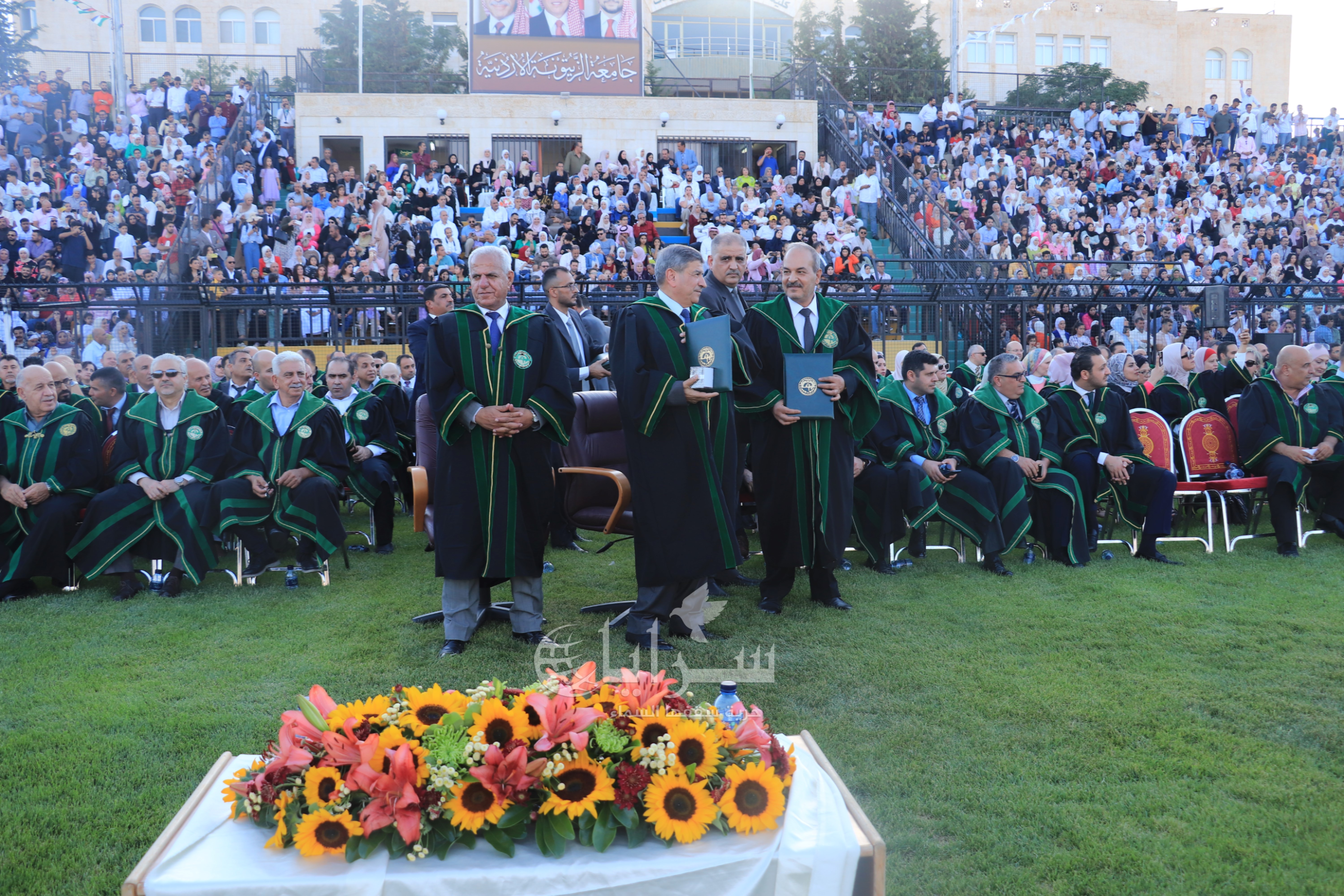 بالصور  ..  جامعة "الزيتونة" تحتفل بتخريج الفوج السابع والعشرين للفصل الدراسي الثاني 