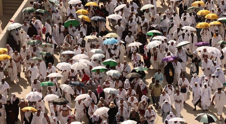 الصحة السعودية للحجاج: الابتعاد عن الخروج والتعرض لأشعة الشمس أو المشي على الأسطح