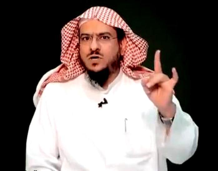 داعية سعودي يدعو الأمير محمد بن نايف لوضع القيود بيديه ورجليه