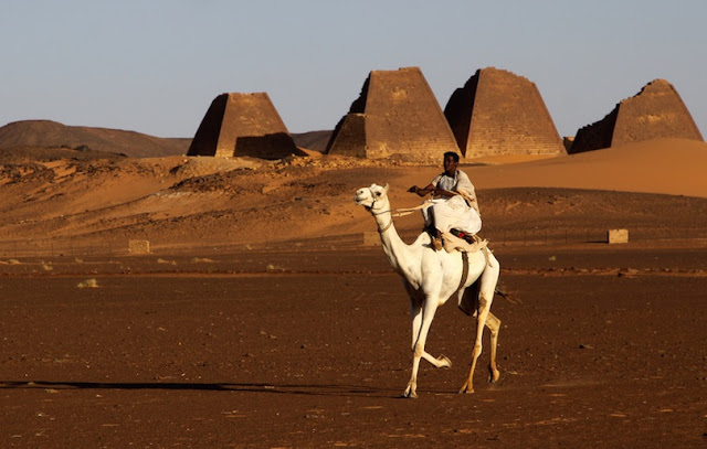 بالصور .. تعرف على أهرامات السودان الغريبة 